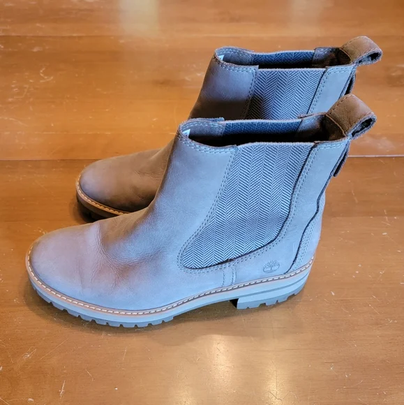 Timberland Women's Courmayeur Valley Chelsea Boot in taupe nubuck leather - Picture 5 of 11